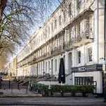 Ground Floor 2 Bedroom Town Centre Apartment