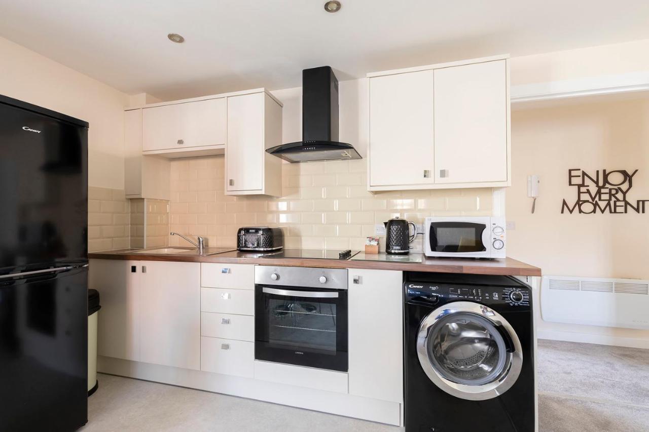 Ground Floor 2 Bedroom Town Centre Apartment
